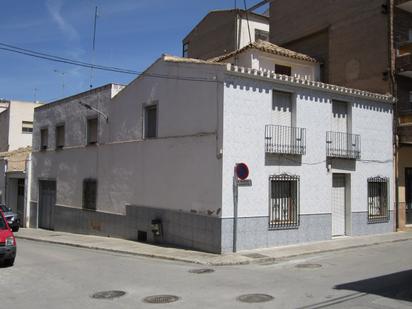 Vista exterior de Casa adosada en venda en Yecla amb Traster i Internet