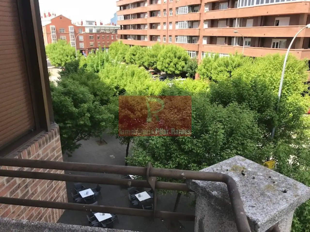 Außenansicht von Wohnung zur Miete in León Capital  mit Heizung, Parkett und Terrasse
