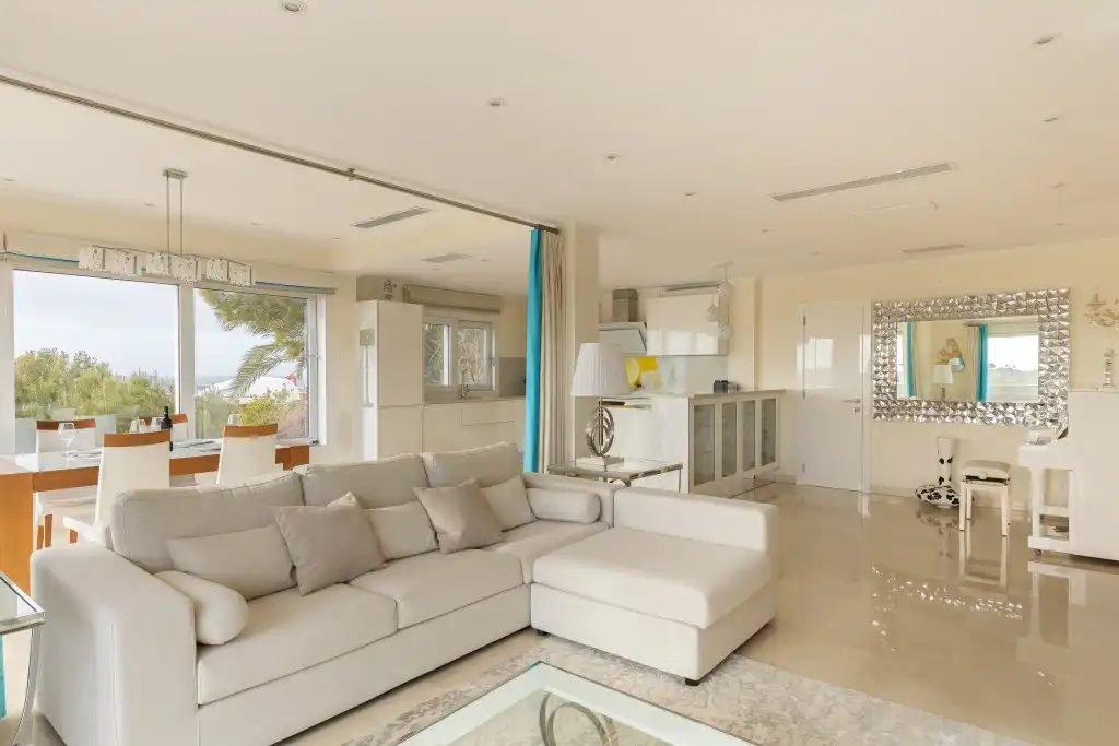 Sala d'estar de Casa o xalet en venda en Calvià amb Aire condicionat, Jardí privat i Terrassa