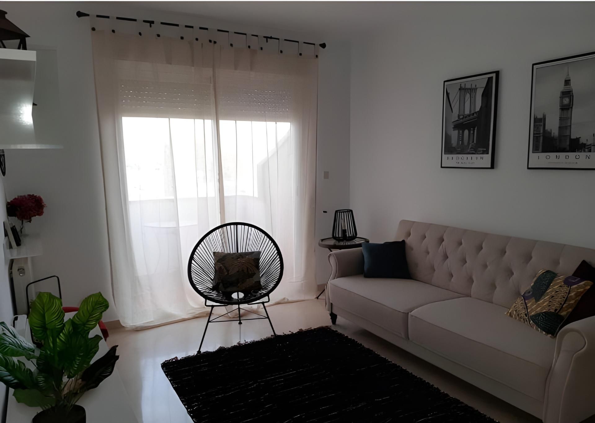 Living room of Flat for rent in  Granada Capital  with Heating, Furnished and Balcony