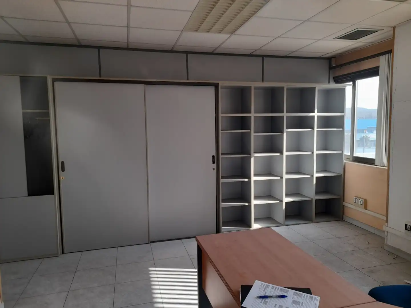 Büro zur Miete in Ripollet mit Klimaanlage, Heizung und Möbliert