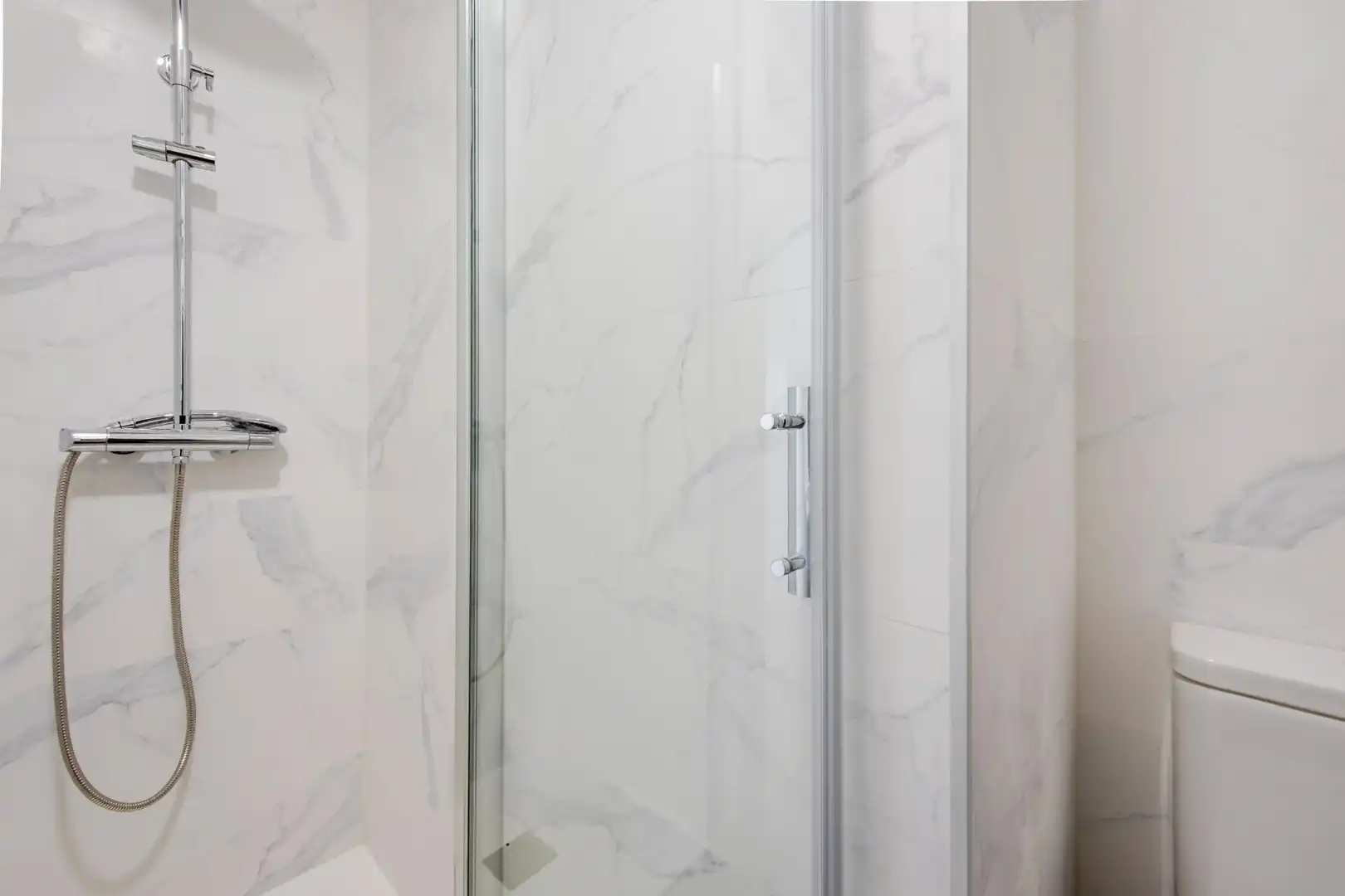 Bathroom of Flat for sale in Madrid
