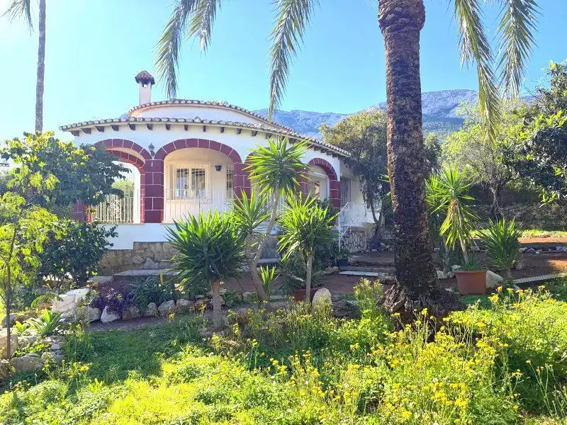 Außenansicht von Haus oder Chalet zum Verkauf in Dénia mit Klimaanlage, Privatgarten und Terrasse