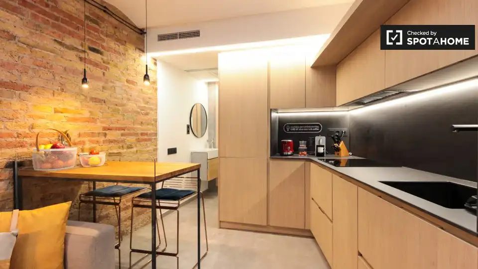 Flat with terrace to rent in Eixample, imagen 5