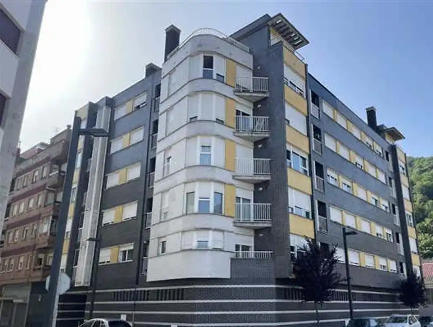 Außenansicht von Wohnung zum Verkauf in Teverga