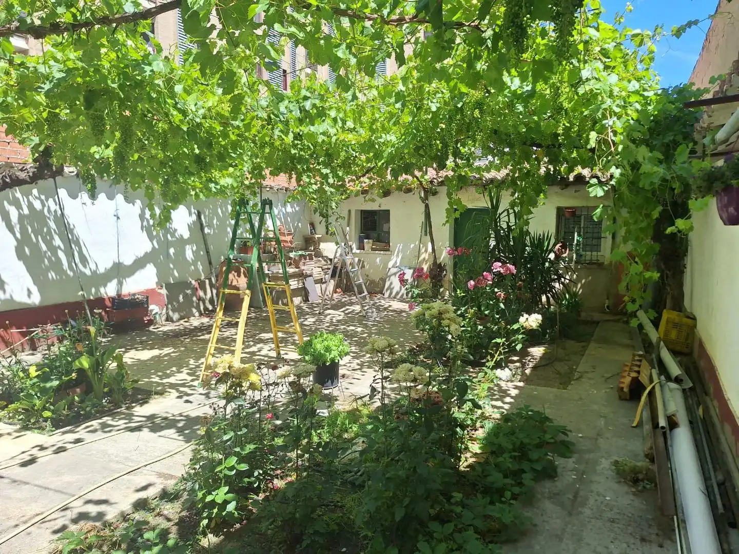 Jardín de Casa adosada en venta en Zaragoza con Terraza