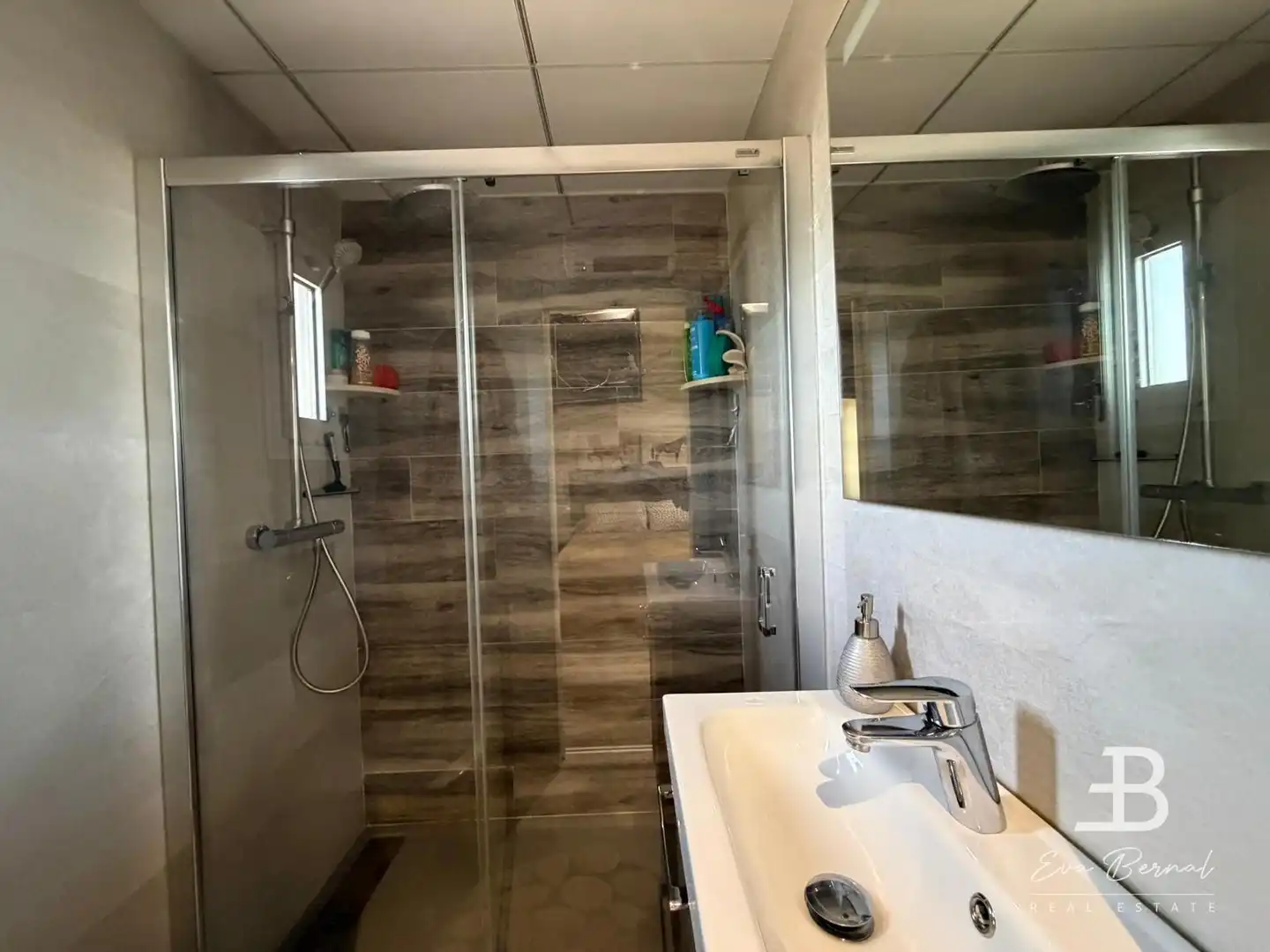 Bany de Casa o xalet en venda en Riudoms amb Aire condicionat, Jardí privat i Terrassa
