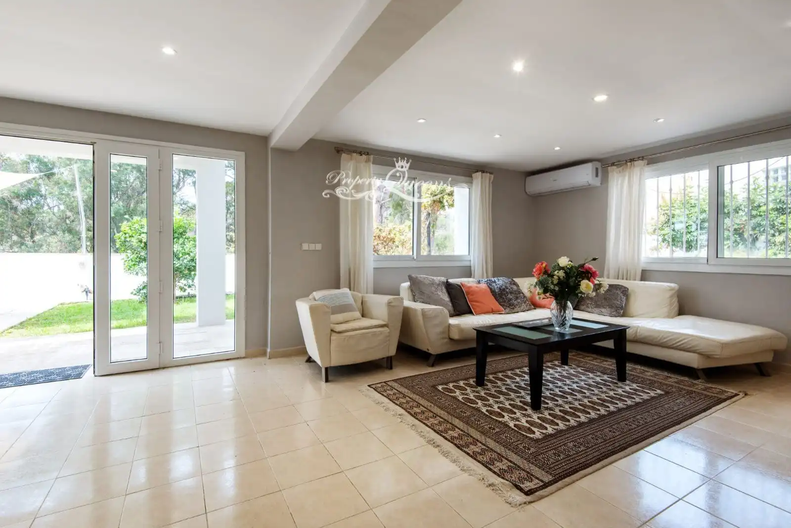 Living room of Houses for rent in Marbella  with Air Conditioner, Terrace and Swimming Pool