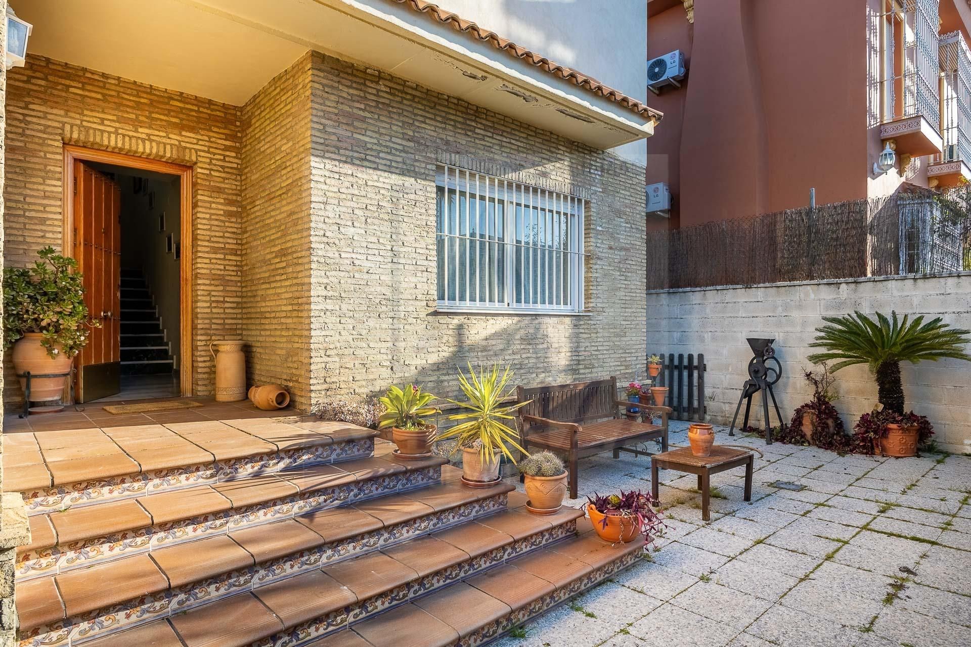 Terrassa de Casa o xalet en venda en Valencina de la Concepción amb Aire condicionat, Jardí privat i Terrassa