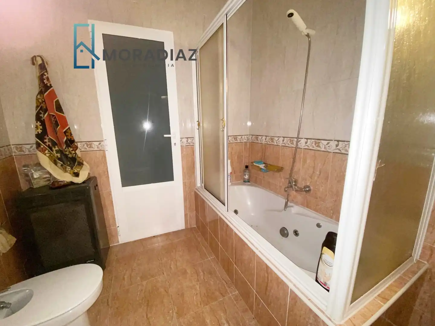 Badezimmer von Erdgeschoss zum Verkauf in Don Benito mit Klimaanlage und Abstellraum