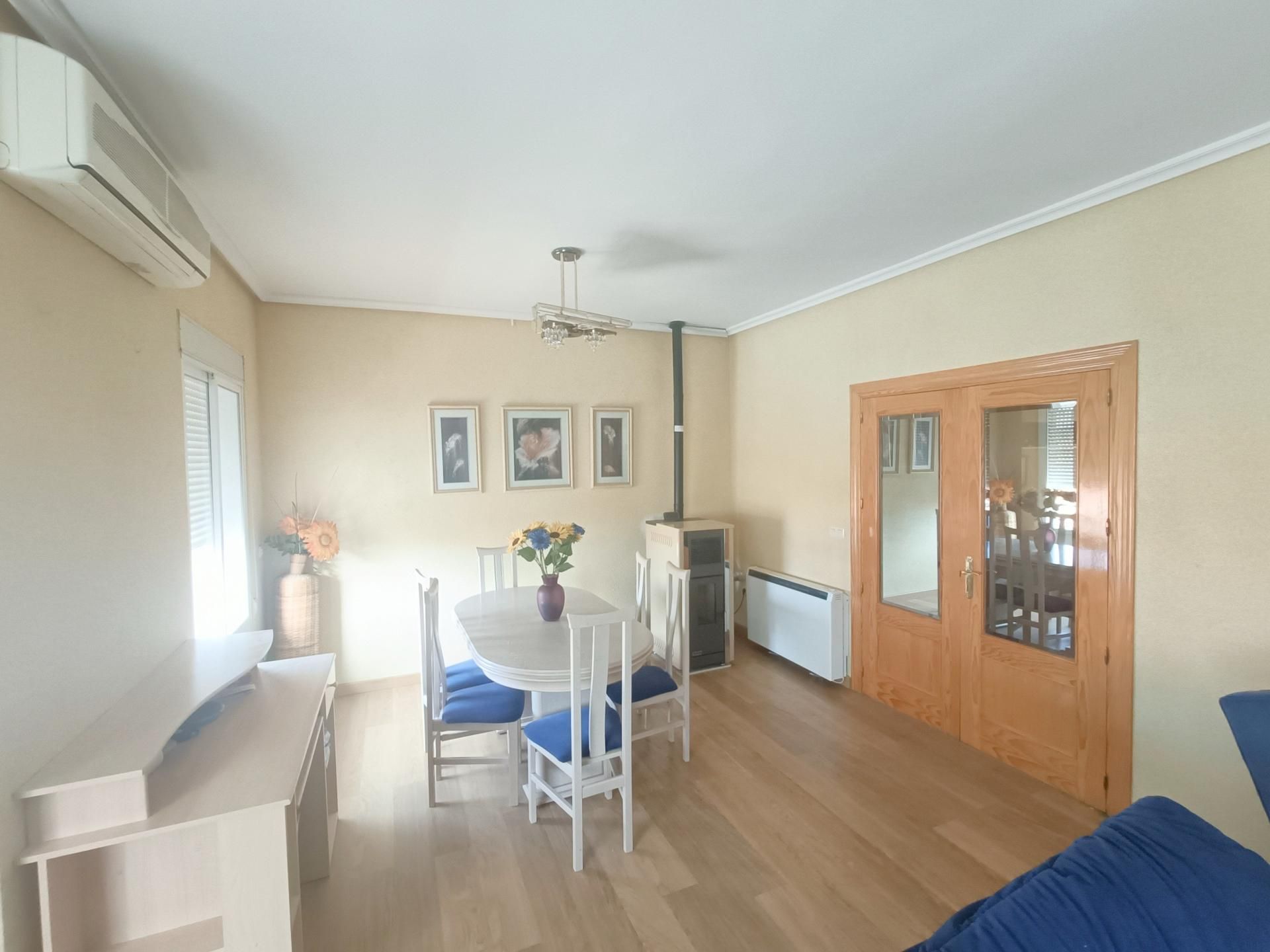 Single-family semi-detached for sale in Villarta de San Juan