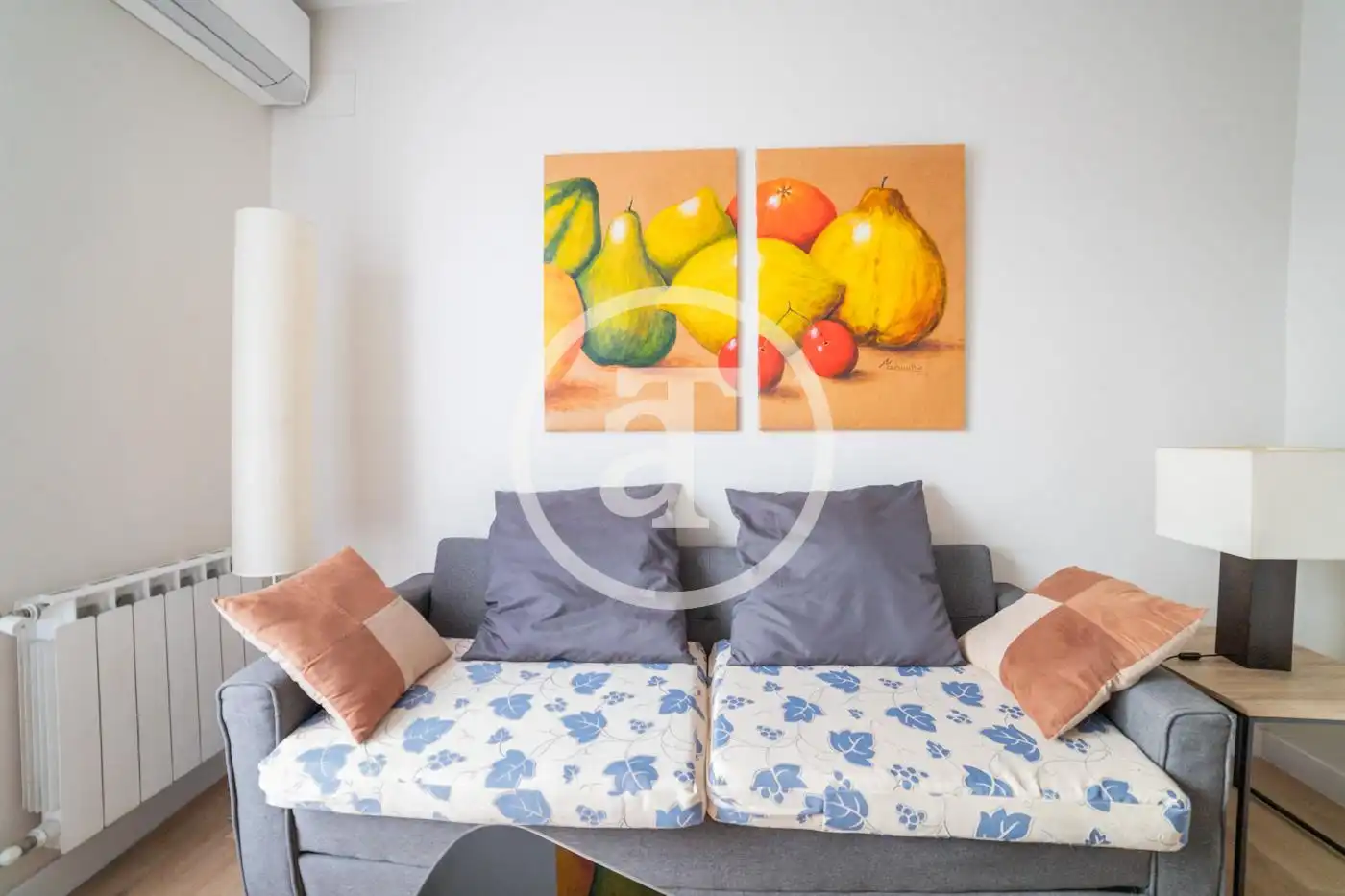 Living room of Flat for rent in Madrid  with Air Conditioner, Heating and Furnished
