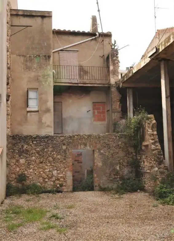 Außenansicht von Residential zum Verkauf in Figueres
