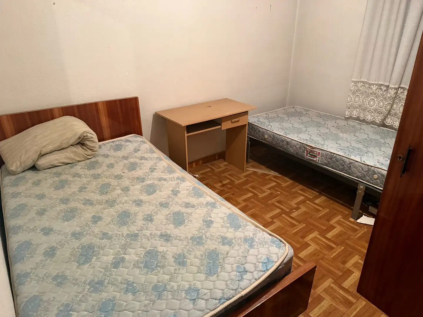 Habitación de Piso en venta en León Capital  con Calefacción, Trastero y Amueblado