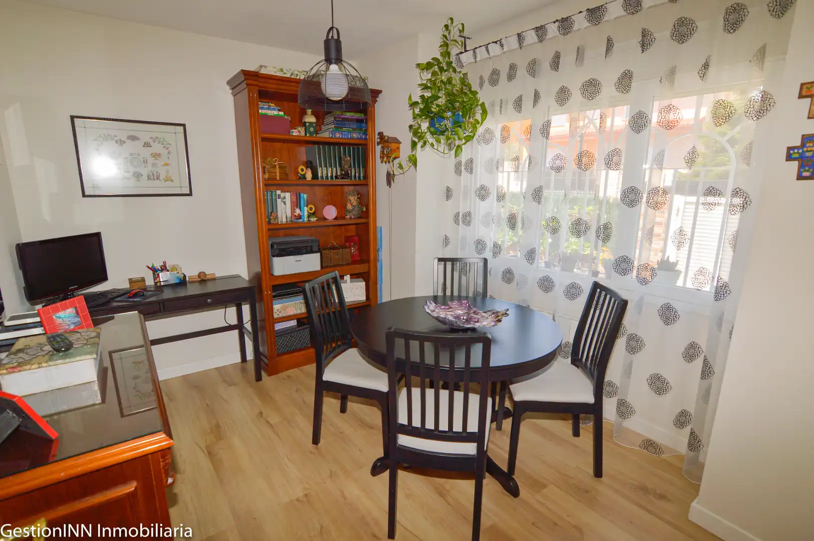 Comedor de Casa adosada en venta en Valdemorillo con Calefacción, Jardín privado y Parquet