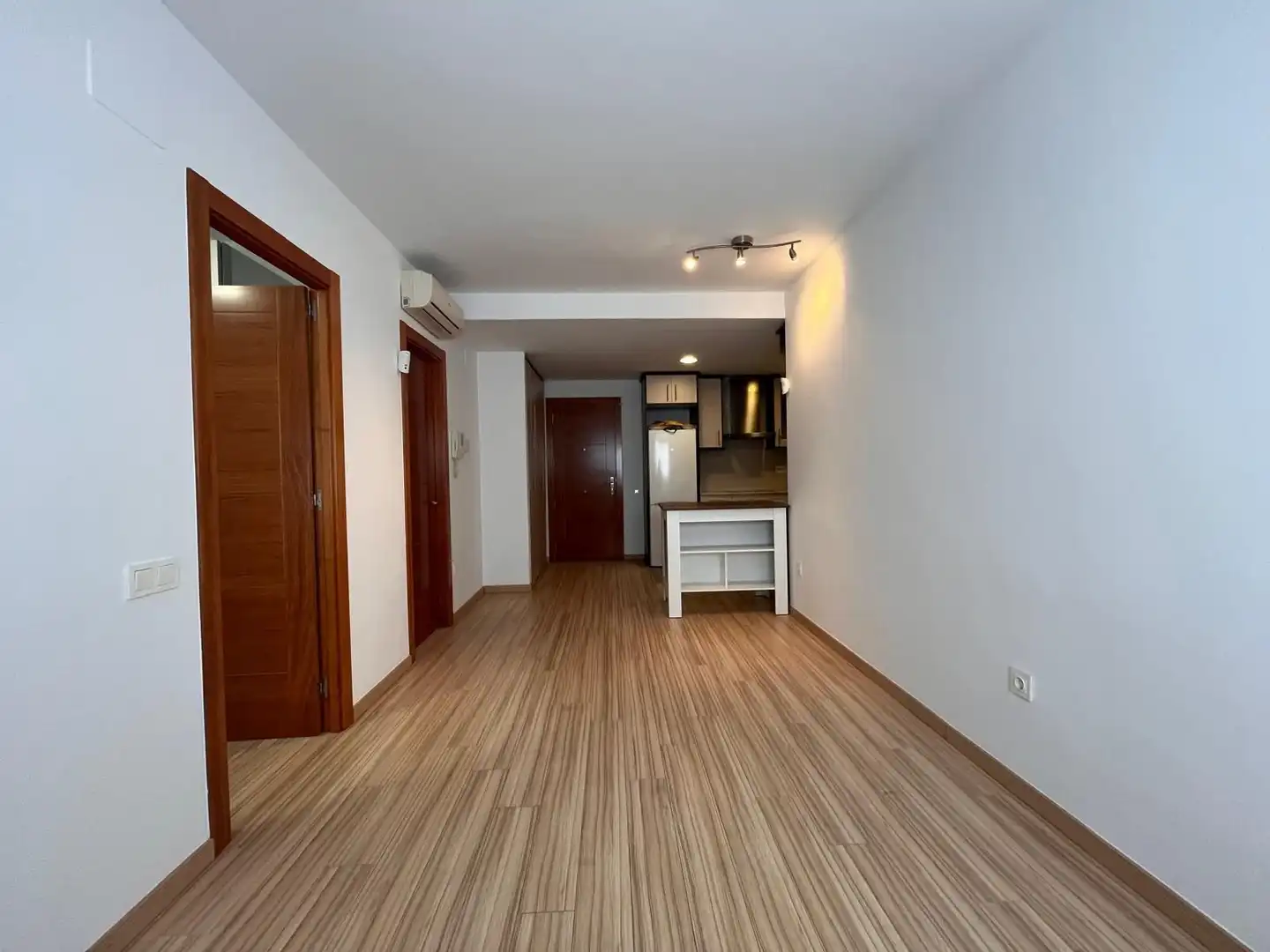 Apartments for rent in Terrassa  with Air Conditioner and Heating