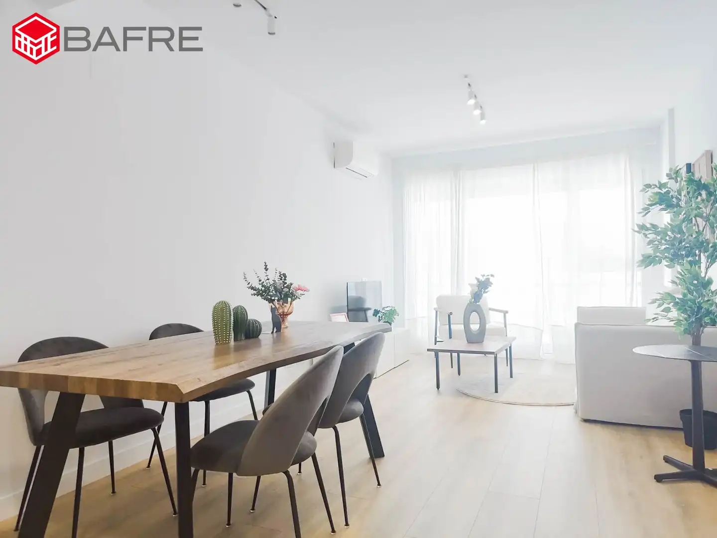 Maisonette zur Miete in Paseo de Europa, Vega de la Moraleja