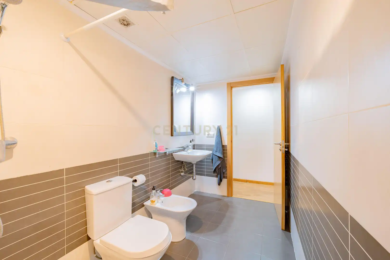 Bathroom of Apartments for sale in La Pobla Llarga  with Air Conditioner, Oven and Balcony