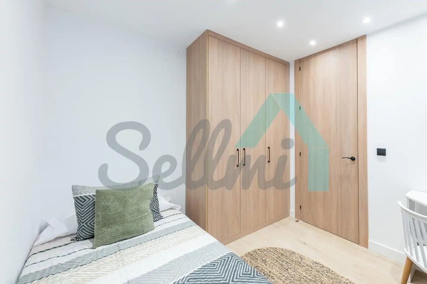 Flat for rent in Calle Real Oviedo, Masip