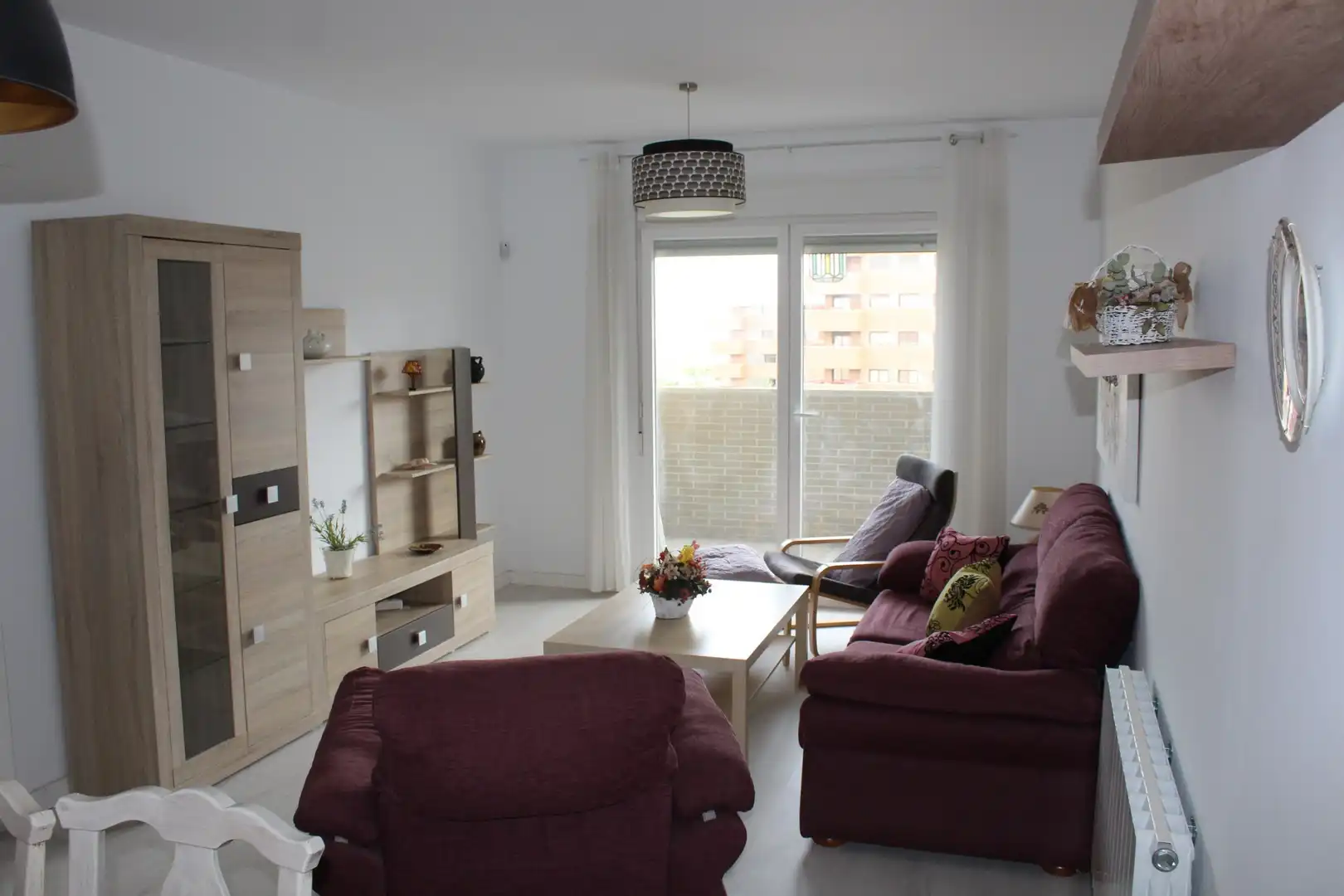 Living room of Flat for rent in Granada  with Air Conditioner, Heating and Terrace