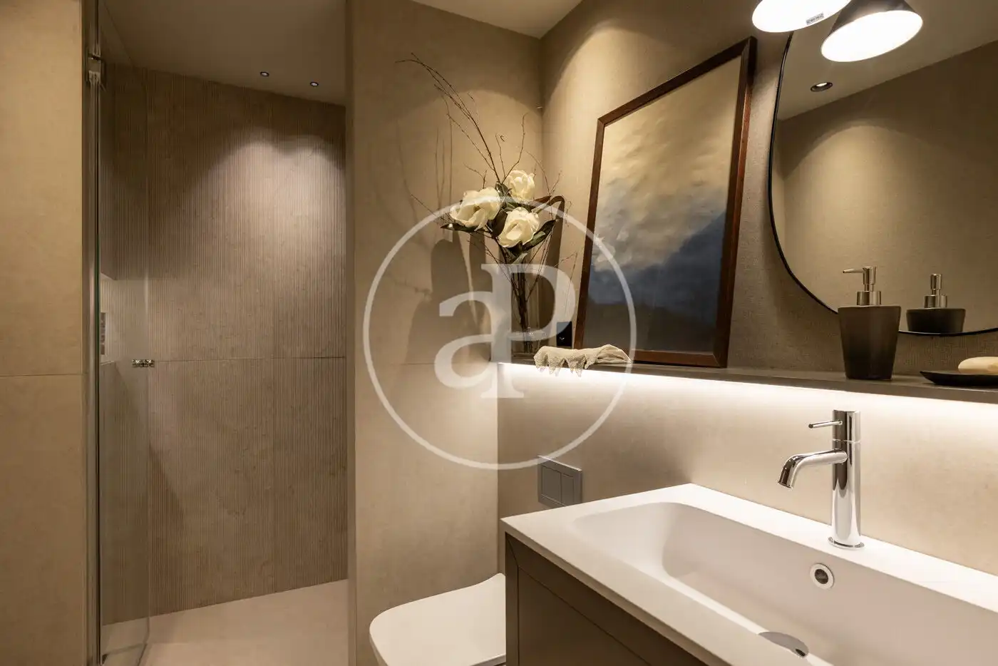 Badezimmer von Wohnung zum Verkauf in Barcelona mit Klimaanlage, Heizung und Terrasse