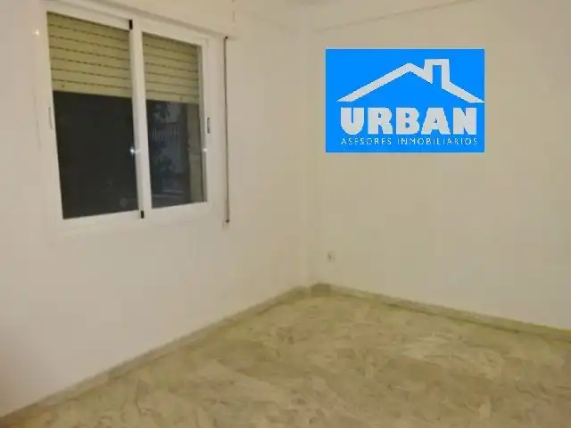 Bedroom of Flat for rent in Sevilla  with Air Conditioner and Terrace