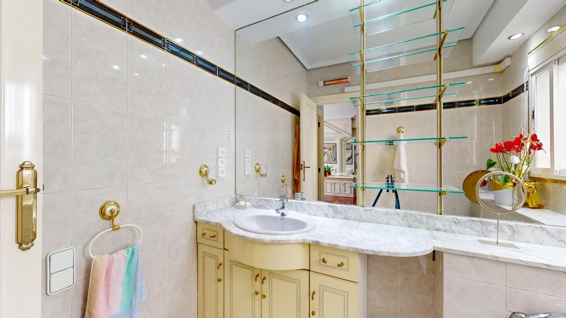 Badezimmer von Wohnung zum Verkauf in Valencia mit Klimaanlage, Parkett und Abstellraum