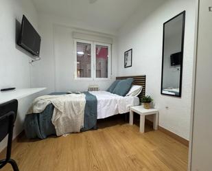 Dormitori de Apartament per a compartir en Móstoles amb Aire condicionat, Calefacció i Moblat