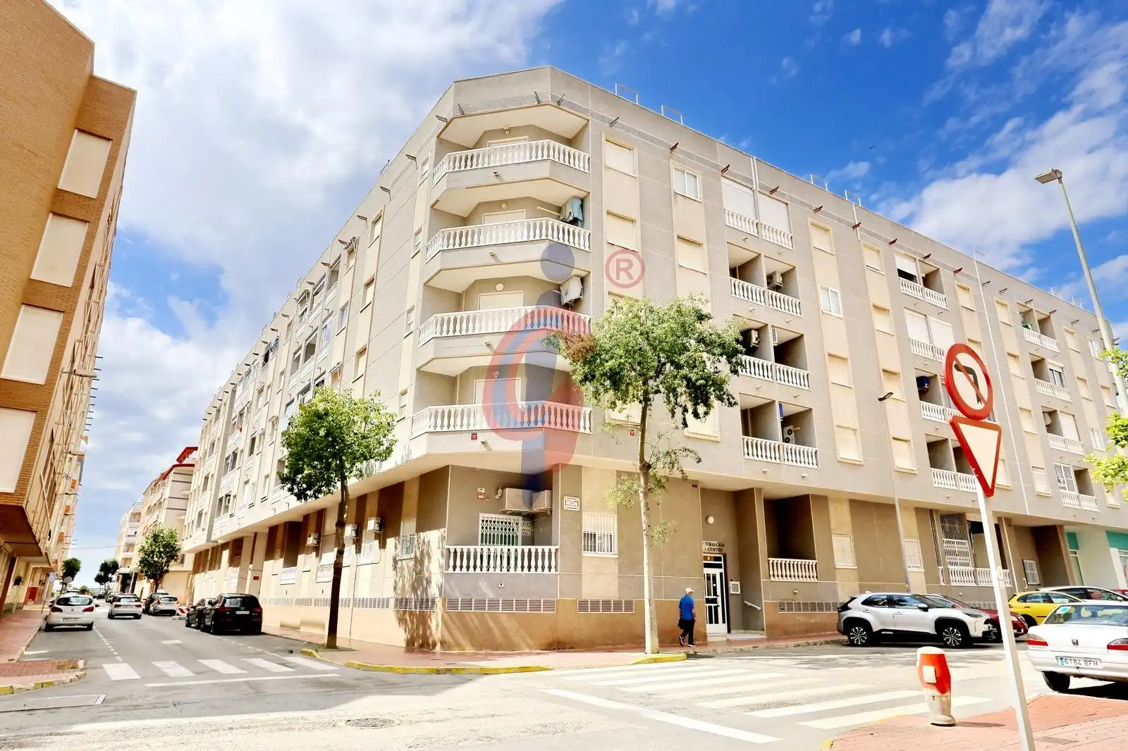Exterior view of Flat for sale in Guardamar del Segura  with Air Conditioner, Furnished and Community pool