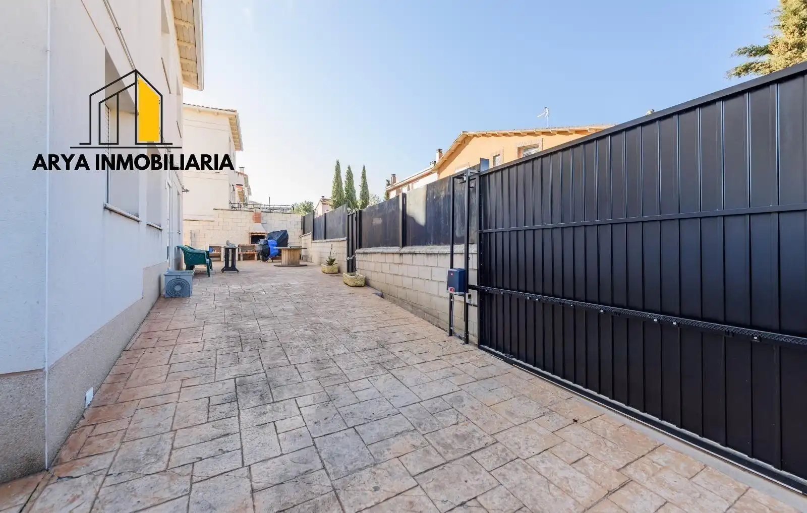 Vista exterior de Casa o chalet en venta en Horche con Aire acondicionado, Calefacción y Jardín privado