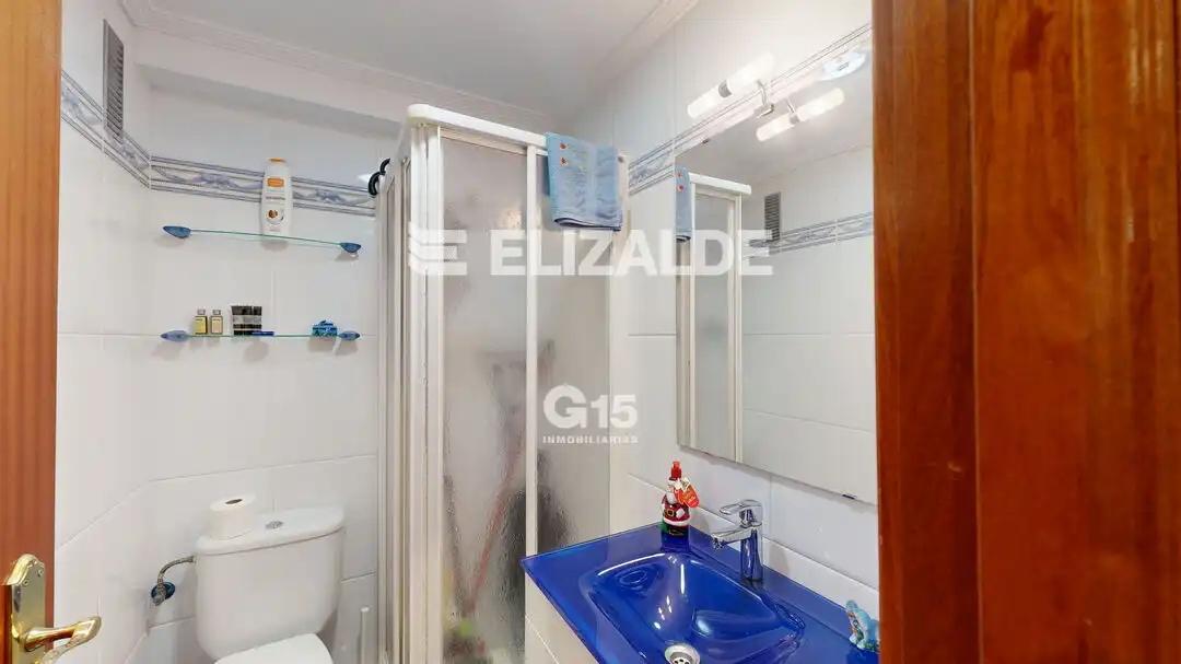 Baño de Piso en venta en Donostia - San Sebastián  con Calefacción, Terraza y Trastero