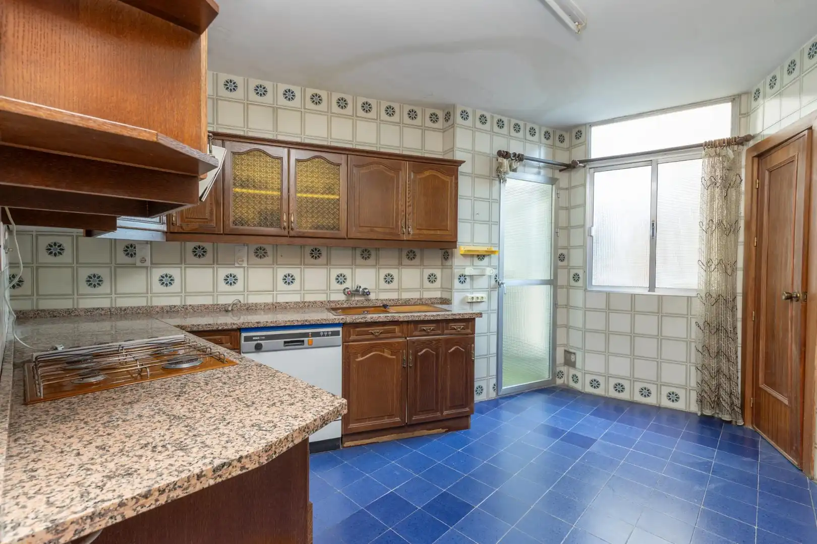 Küche von Wohnung zum Verkauf in Granada mit Heizung, Terrasse und Balkon