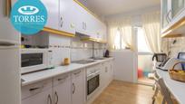 Kitchen of Flat for sale in Fuengirola  with Air Conditioner, Heating and Parquet flooring