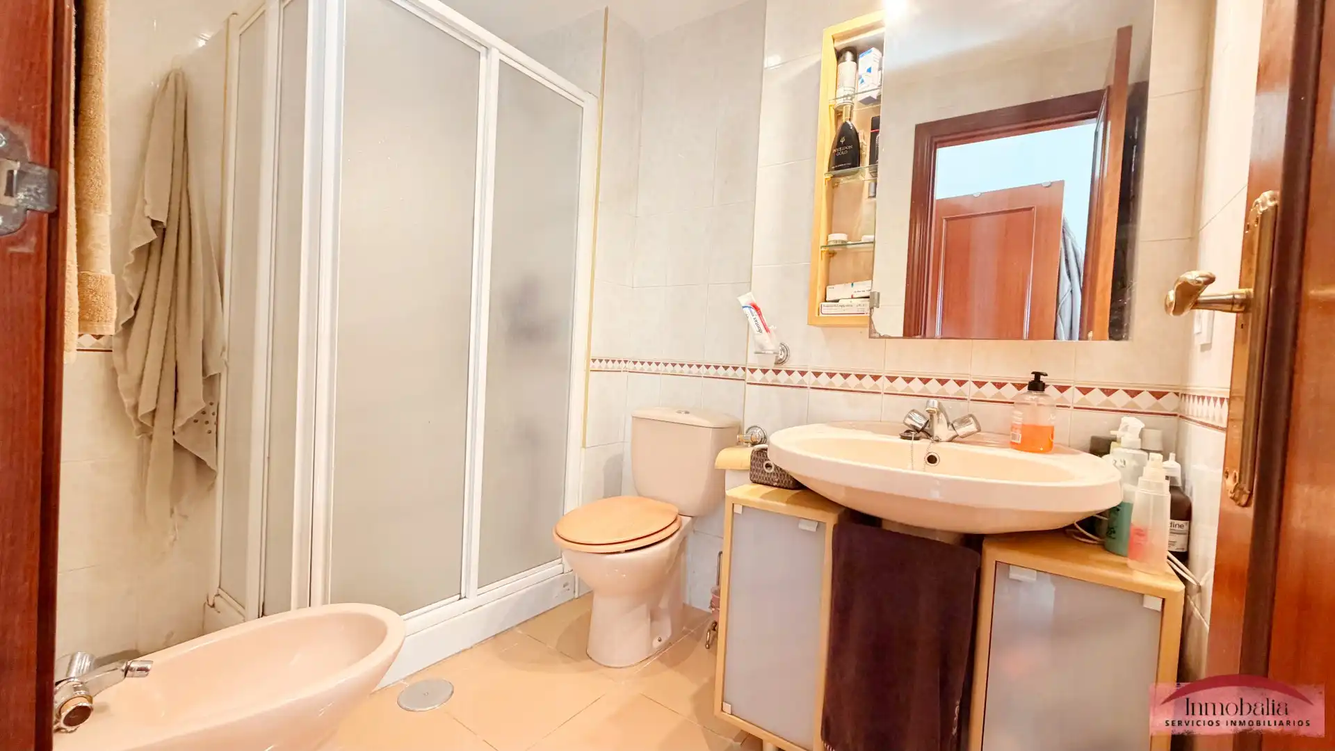 Baño de Piso en venta en Sevilla con Aire acondicionado y Piscina comunitaria