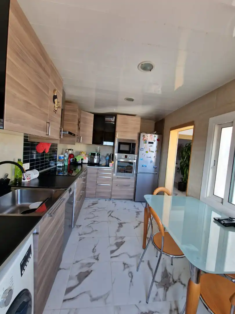 Cocina de Piso en venta en Badalona con Trastero, Horno y Balcón