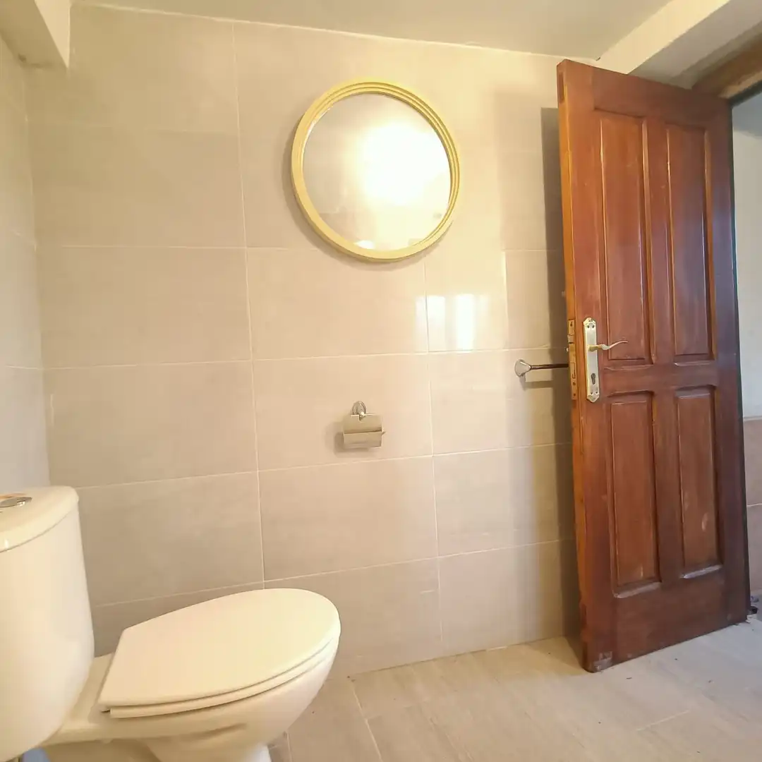 Bany de Casa o xalet en venda en Siero amb Traster i Piscina