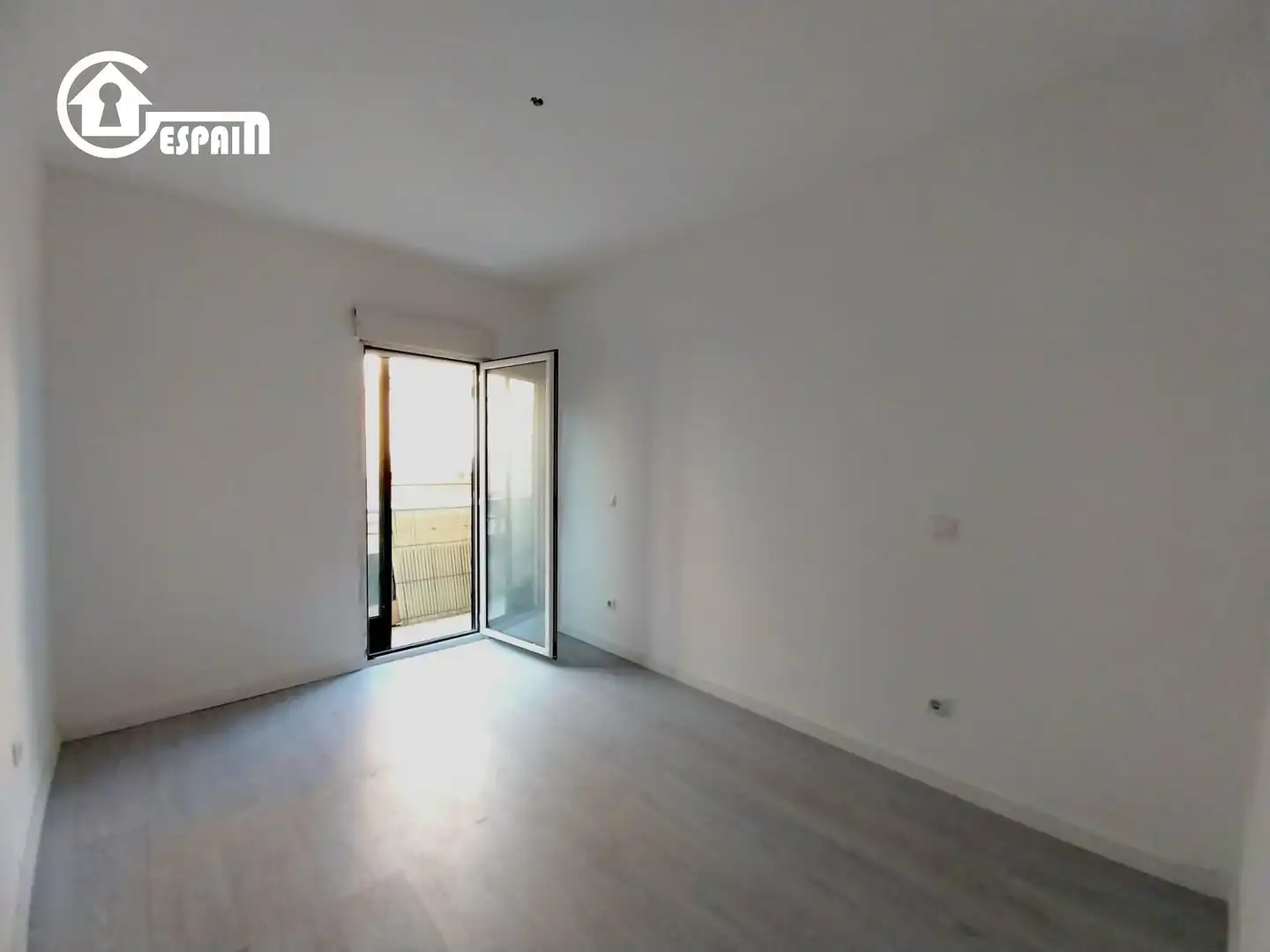 Bedroom of Flat for sale in Madrid  with Air Conditioner, Heating and Terrace