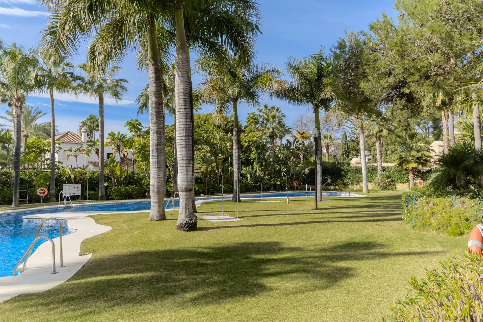 Apartament amb piscina en venda a Nueva Andalucía, imagen 9