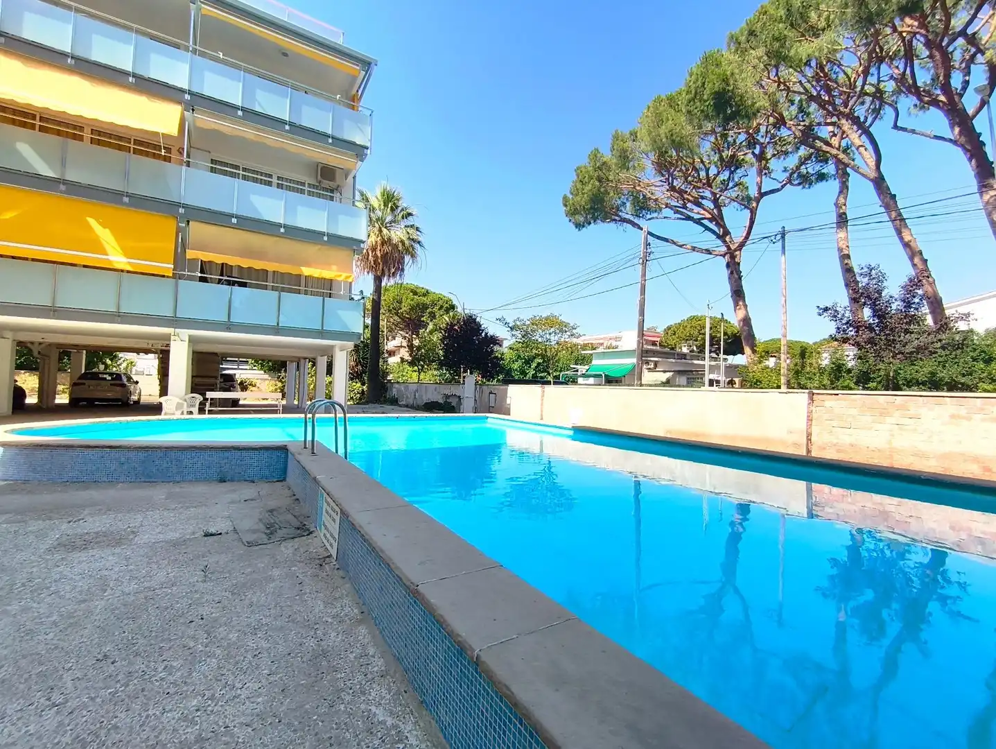 Piscina de Piso en venta en Castelldefels con Terraza, Balcón y Piscina comunitaria