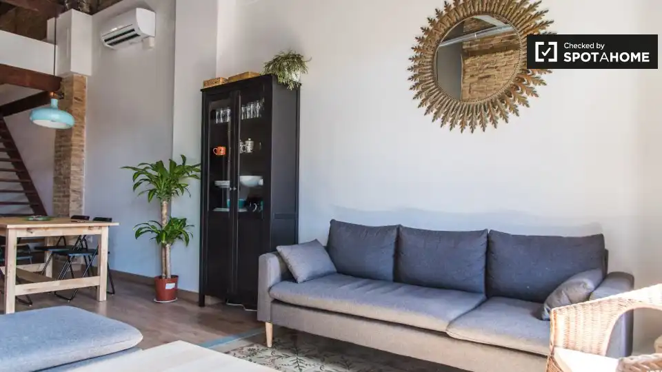 Living room of Flat for rent in Valencia  with Air Conditioner, Heating and Furnished