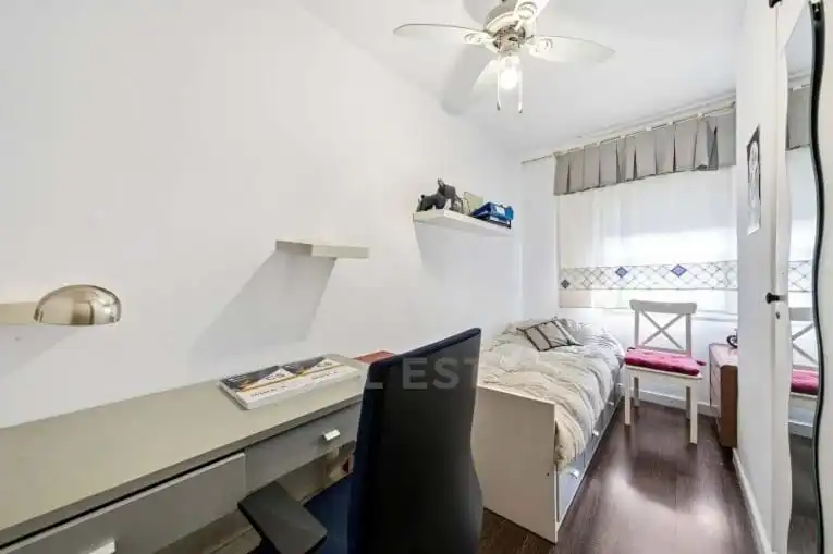 Habitación de Casa adosada en venta en Alicante / Alacant con Terraza