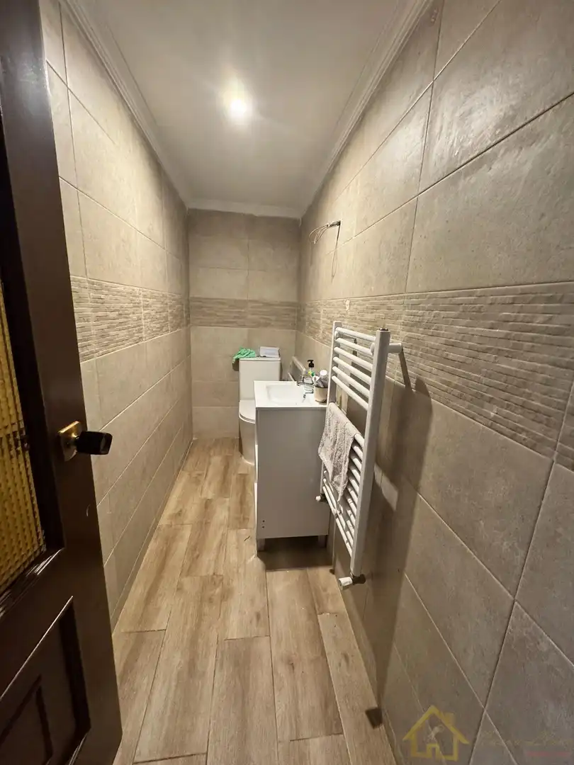Baño de Piso en venta en Lugo con Calefacción, Terraza y Balcón