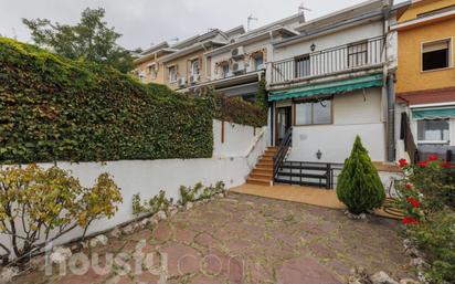 Exterior view of Single-family semi-detached for sale in  Madrid Capital  with Heating, Private garden and Terrace