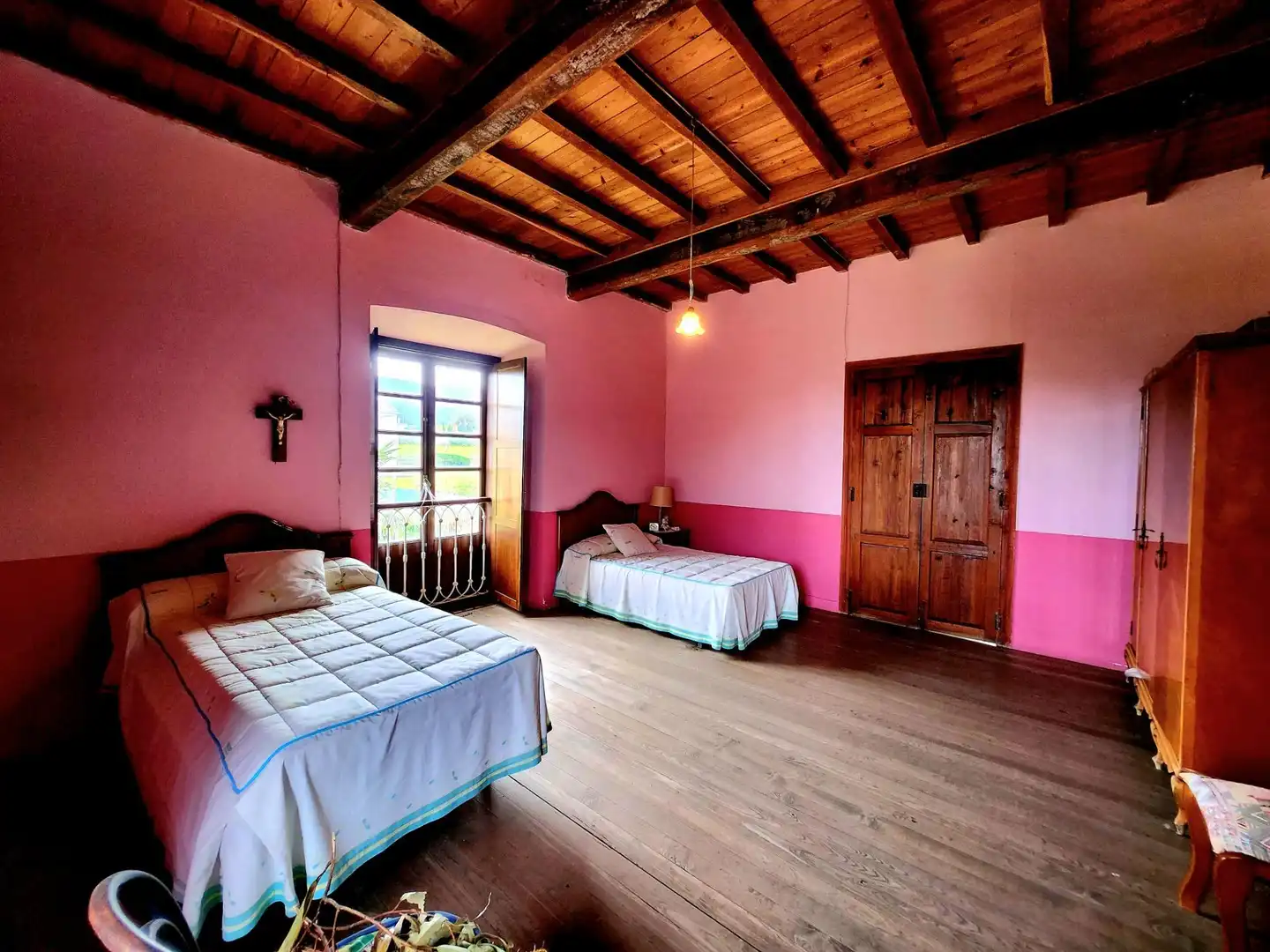 Schlafzimmer von Country house zum Verkauf in Coaña mit Privatgarten, Abstellraum und Balkon