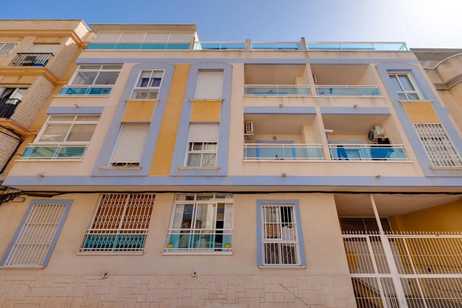 Vista exterior de Apartamento en venta en Torrevieja con Aire acondicionado, Terraza y Trastero