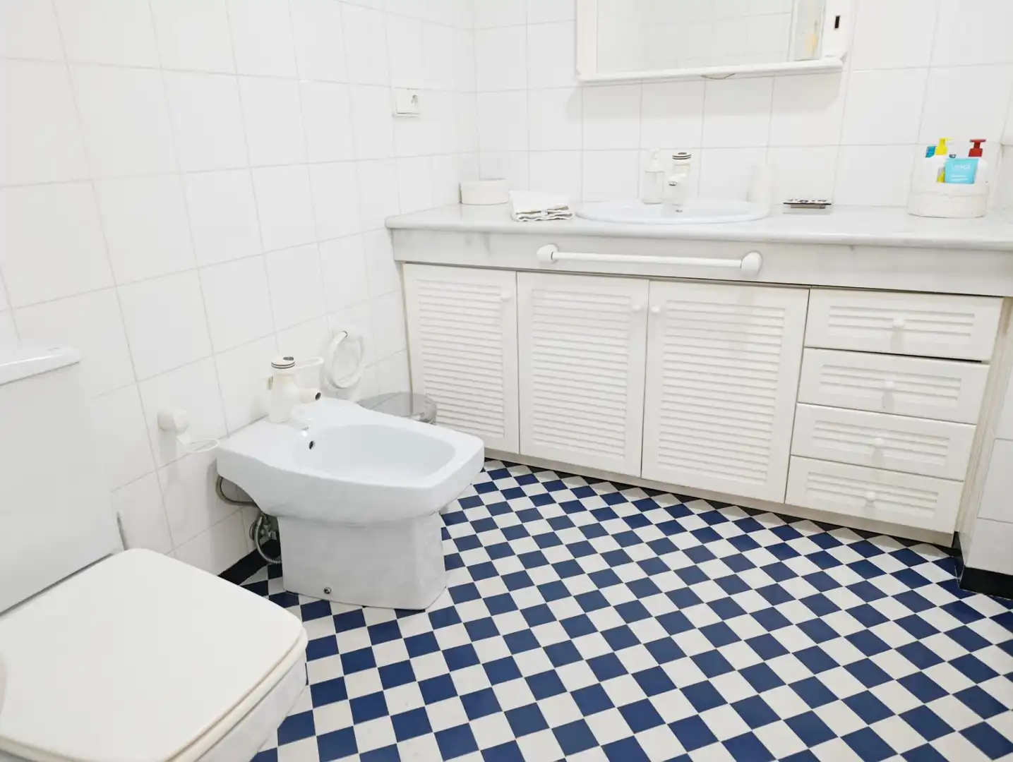 Baño de Dúplex de alquiler en Dénia con Aire acondicionado, Calefacción y Jardín privado