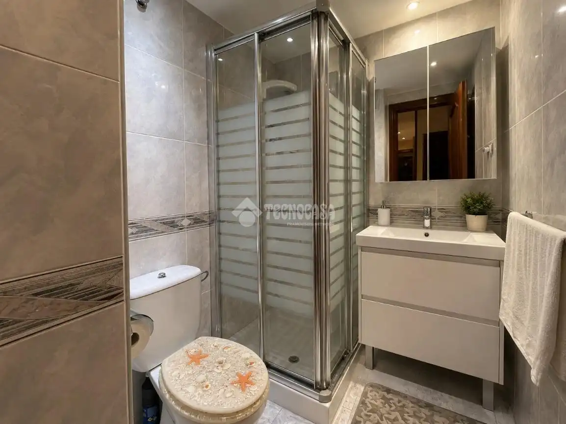 Baño de Piso en venta en Benalmádena con Aire acondicionado