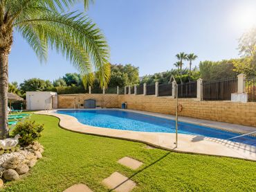 Apartament amb piscina en venda a Calle Jose Rivero 1