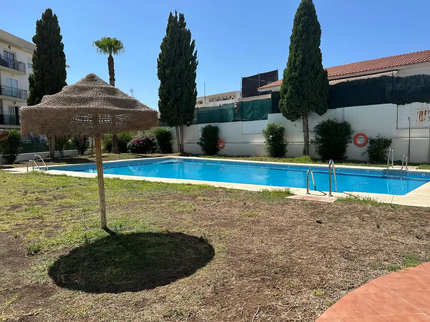 Piscina de Pis en venda en Vélez-Málaga amb Traster, Moblat i Piscina comunitària