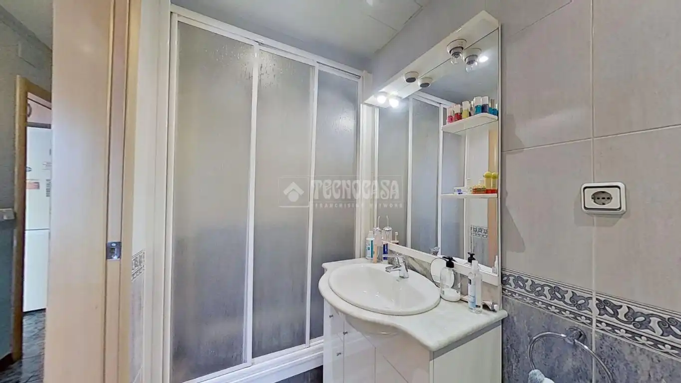 Baño de Piso en venta en Barberà del Vallès con Calefacción y Balcón